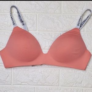 Victoria's Secret lightly lined t-shirt bra